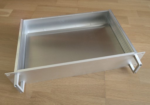 Zdjęcie oferty: SCHROFF solidna aluminiowa obudowa 2U 19" rack