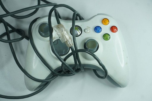 Zdjęcie oferty: Xbox 360 pad przewodowy oryginalny uszkodzony