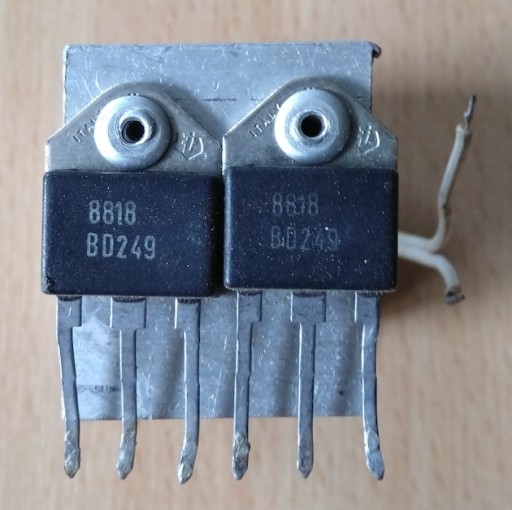 Zdjęcie oferty: Tranzystor bipolarny NPN BD249 + radiator