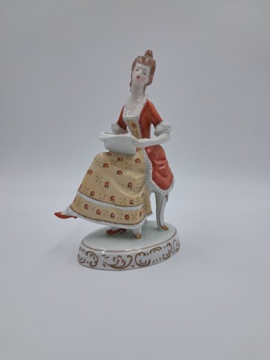 Zdjęcie oferty: Hollohaza 23cm kobieta z nutami figurka porcelanowa sygnowana lata 1979-85