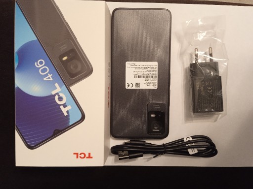 Zdjęcie oferty: Sprzedam nowy telefon TCL406