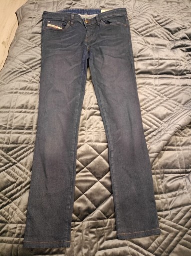 Zdjęcie oferty: Damskie jeansy Diesel