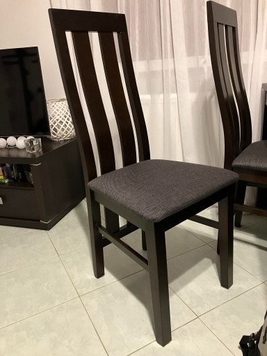 Zdjęcie oferty: Drewniany stół + 6 drewnianych krzeseł 