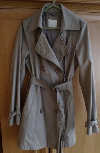 Zdjęcie oferty: Płaszcz dwurzędowy z guzikami i zamkiem