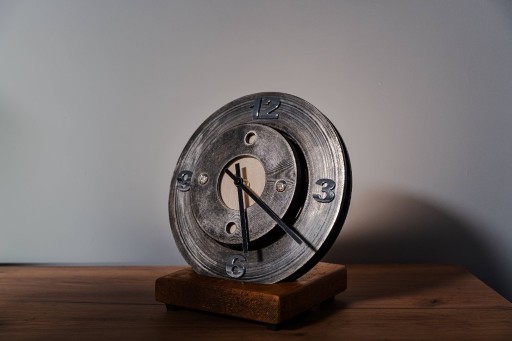 Zdjęcie oferty: ZEGAR Z TARCZY HAMULCOWEJ dla fana motoryzacji i nie tylko :)