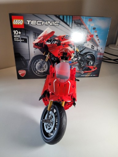 Zdjęcie oferty: LEGO Technic Ducati Panigale V4 R 42107 motocykl