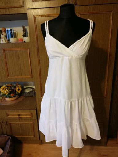 Zdjęcie oferty: Biała sukienka z falbankami 34/36