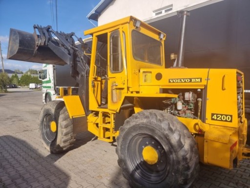 Zdjęcie oferty: Sprzedam ładowarkę kołową VOLVO BM 4200 Perkins 