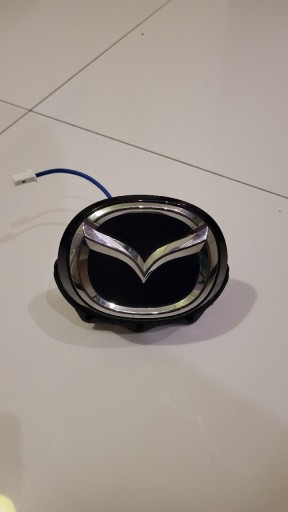 Zdjęcie oferty: Mazda 3 bp znaczek zamek klapy bagażnika 