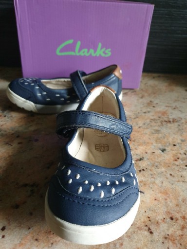 Zdjęcie oferty: Baleriny dziewczęce Clarks rozmiar 25