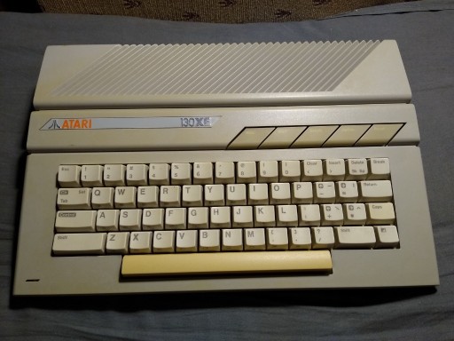 Zdjęcie oferty: Atari 130XE plus Cartridge Polecam zasilacz