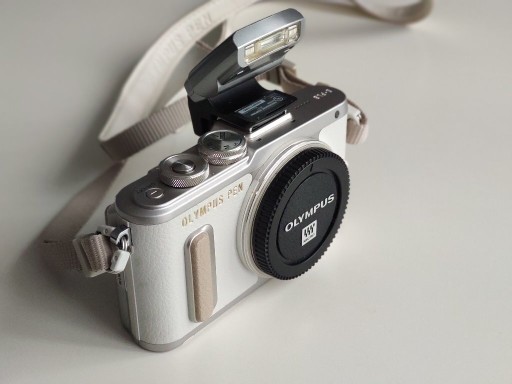 Zdjęcie oferty: Olympus PEN E-PL8 Body 