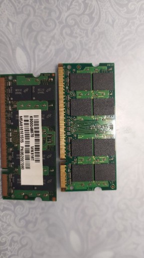 Zdjęcie oferty: Pamięć RAM do laptopa DDR2 2GB PC2-5300S-555-12 