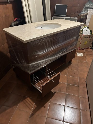 Zdjęcie oferty: Szafki z umywalkami, marmurowe blaty