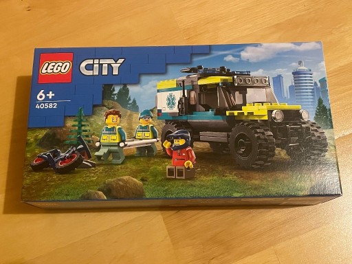 Zdjęcie oferty: LEGO City 40582 - Terenowa karetka z napędem 4x4 - NOWE