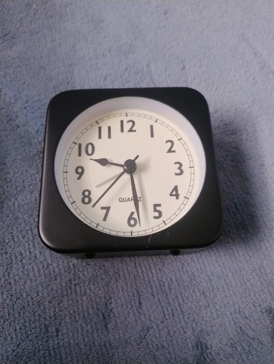 Zdjęcie oferty: Zegarek alarm podświetlenie Analogowy