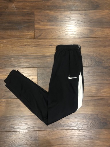 Zdjęcie oferty: Spodnie Nike Stan idealny