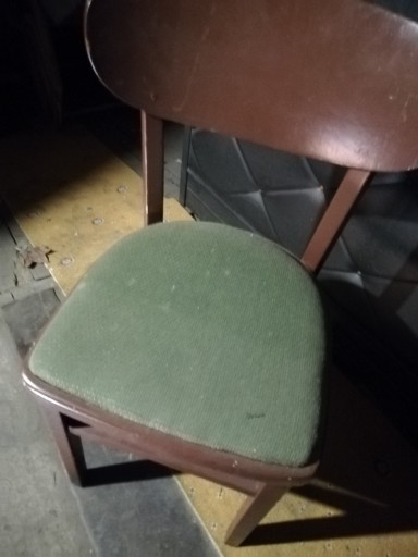 Zdjęcie oferty: Stare krzesła z okresu PRL  6 sztuk 