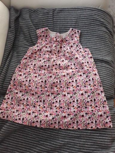 Zdjęcie oferty: Śliczna sukienka r. 92 H&M