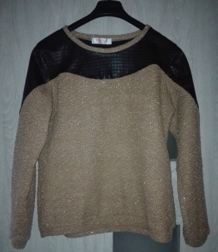 Zdjęcie oferty: Fajny Sweterek Bluzka wstawki z eco skóry r . 152