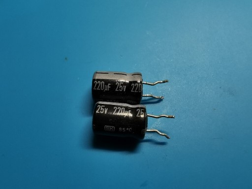 Zdjęcie oferty: Kondensator 25V 220uF