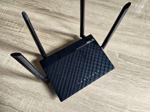 Zdjęcie oferty: Ruter / Router Asus RT-AC750 2,5/5 Ghz