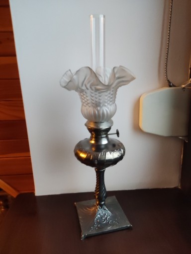 Zdjęcie oferty: Stara niepowtarzalna francuska lampa naftowa nr 5