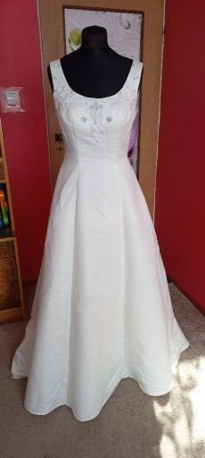 Zdjęcie oferty: Suknia ślubna ecru na ramiączka, wiązana
