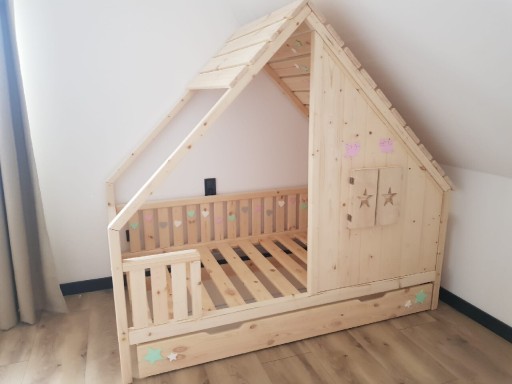 Zdjęcie oferty: Łóżeczko łóżko drewniane niemalowane domek 