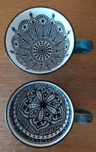 Zdjęcie oferty: 2 przepiękne kubki ceramiczne w stylu wiejskim.