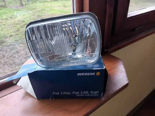 Zdjęcie oferty: Reflektor lampa przednia Fiat 126p  H4  Wesem