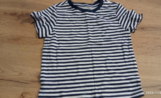 Zdjęcie oferty: Koszulka t shirt w paski 74