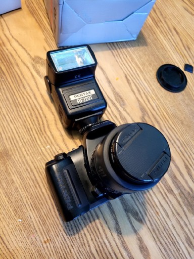 Zdjęcie oferty: Aparat lustrzanka Pentax MZ-10 Obiektyw Lampa