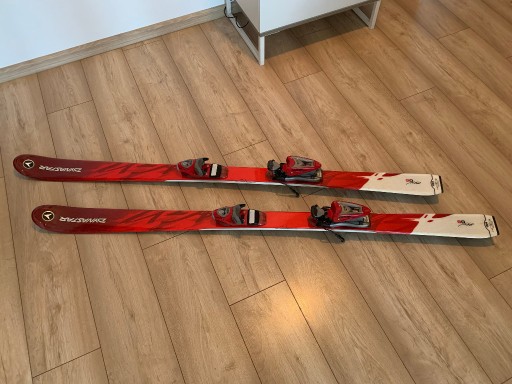 Zdjęcie oferty: Narty DYNASTAR AGYL 06 154 cm