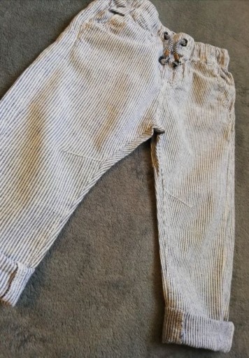 Zdjęcie oferty: Spodnie chłopięce 1,5-2 lata 92cm
