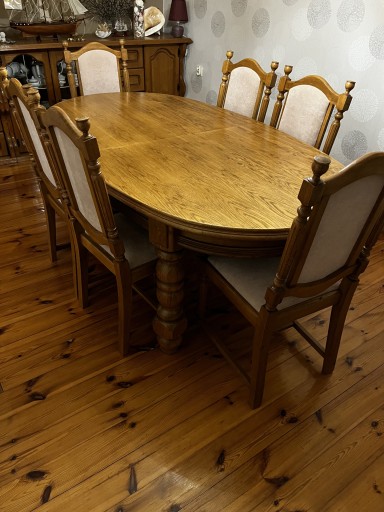 Zdjęcie oferty: Duży rozkładany stół z litego dębu plus 6 krzeseł 