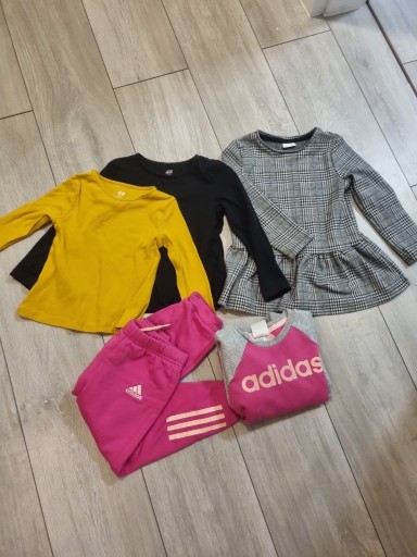 Zdjęcie oferty: Zestaw ciuszków z dresikiem ADIDAS 98-104