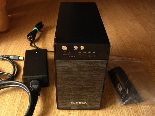 Zdjęcie oferty: Obudowa dysków SATA 2xHDD USB 3.0 RAID ICY-BOX