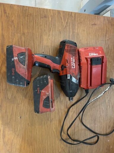 Zdjęcie oferty: Klucz udarowy HILTI SIW-22T-A +2aku + ladowarka