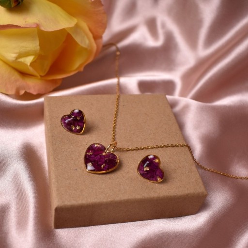 Zdjęcie oferty: Komplet biżuterii serca z płatkami róży