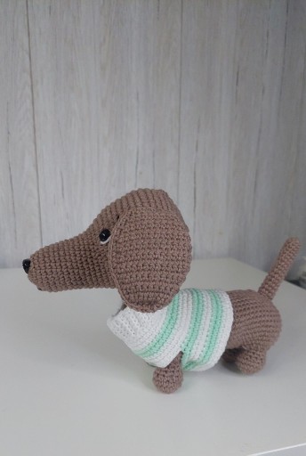 Zdjęcie oferty: Jamnik wykonany na szydełku amigurumi