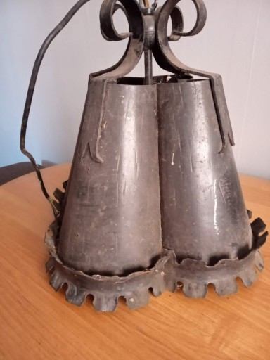 Zdjęcie oferty: Stara metalowa lampa wisząca