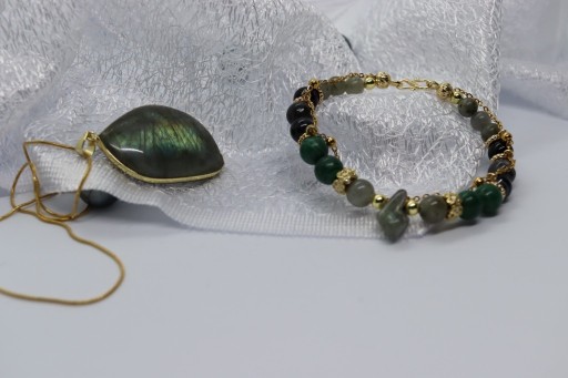 Zdjęcie oferty: Komplet biżuteria z kamieni naturalnych Prezent