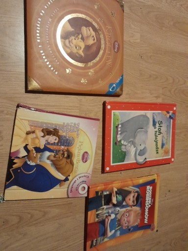 Zdjęcie oferty: 4 ksiązki Disney , Król Lew, Rodzinka 