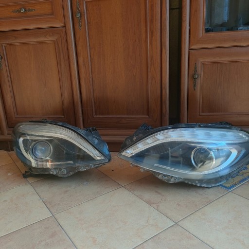 Zdjęcie oferty: Lampy bi-xenon B-klasa w246