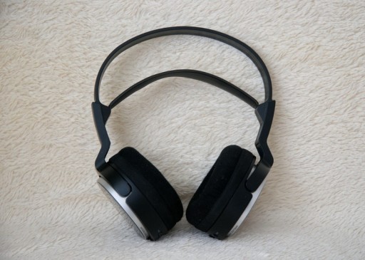Zdjęcie oferty: Słuchawki bezprzewodowe nauszne Sony MDR-RF811-RK