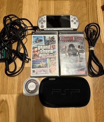 Zdjęcie oferty: PSP 2004 szara konsola