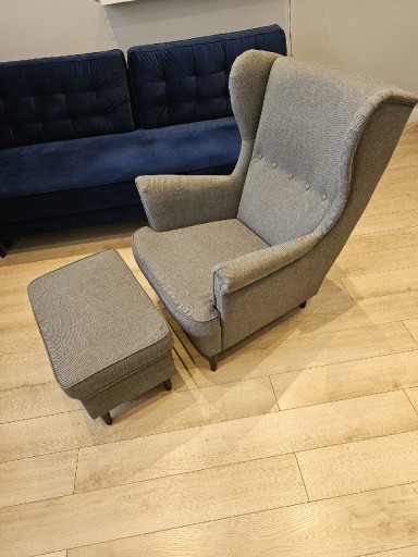 Zdjęcie oferty: Szary fotel uszak Strandmon, podnóżek, Ikea