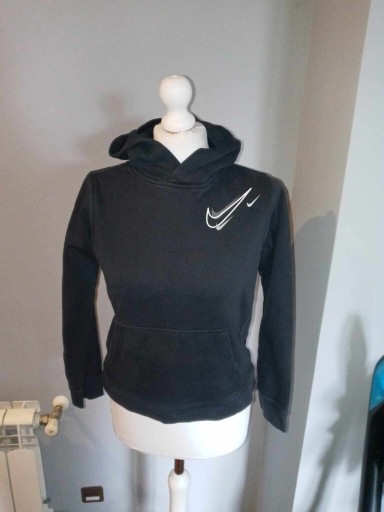 Zdjęcie oferty: Bluza Nike z kapturem  rozmiar 147