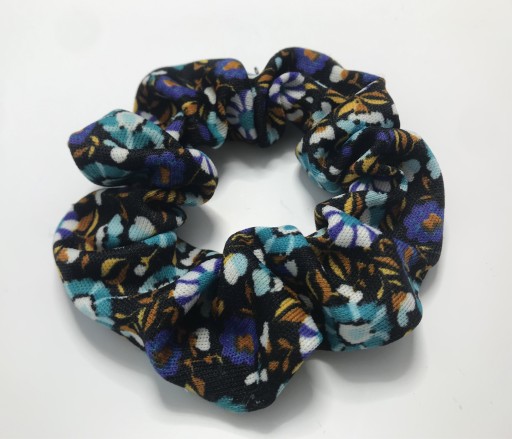 Zdjęcie oferty: Gumka scrunchies w kwiaty